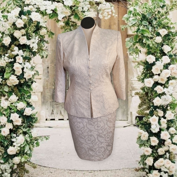 Elegant White Brocade Skirt Suit - Picture 1 of 6